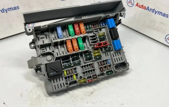 BMW 1 E81 E87 Fuse module 6906607 61146906607 6978270