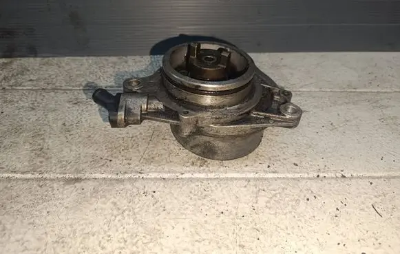 BMW 5 E39 Vacuum pump 72832710C
