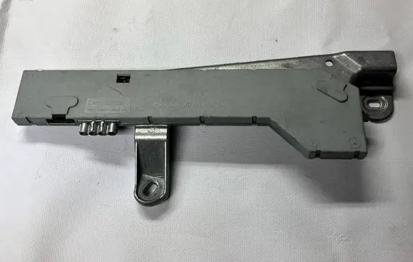Mercedes-Benz E W211 Antenna control unit 4019104360A