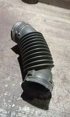 Ford Fiesta Air intake hose/pipe N04039E151