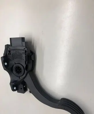 Volvo V70 Accelerator throttle pedal 6G929F836AD