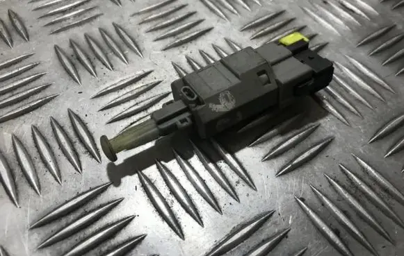 Mazda 626 Brake pedal sensor switch ga2c6649y