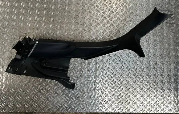 Tesla Model S (D) pillar trim (bottom) 100253400G