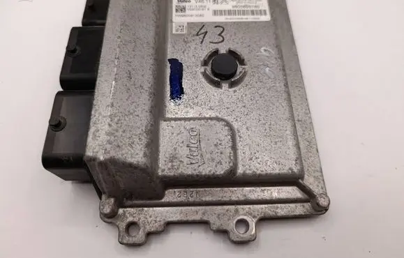 Citroen DS3 Engine control unit/module V29035181A 131150632 9805895780