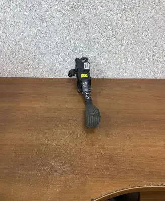 KIA Carens I Accelerator throttle pedal 0163408211 0079504113
