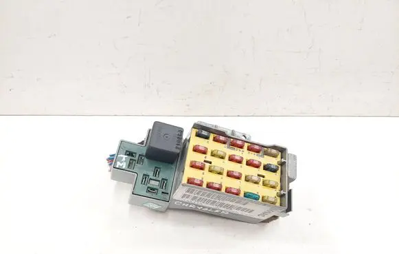 Chrysler PT Cruiser Fuse module 18217A P04794669AC 669AC