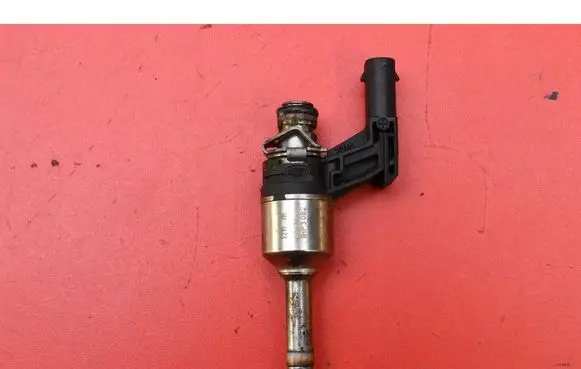 Volkswagen Caddy Fuel injector 03F906036B