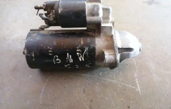 BMW 5 E39 Starter motor 2246570 0001109025
