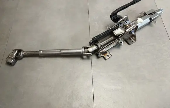 Audi Q3 F3 Steering wheel axle 5Q1419512G 03BS04JB01B528