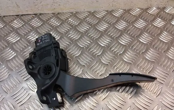 Volvo S60 Accelerator throttle pedal 6G929F836DD