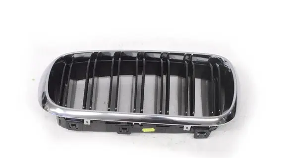 BMW X5M F85 Front bumper upper radiator grill 8056324