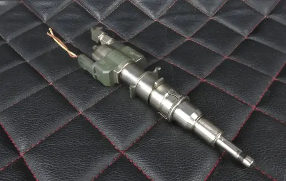 BMW 3 E90 E91 Fuel injector 758904808