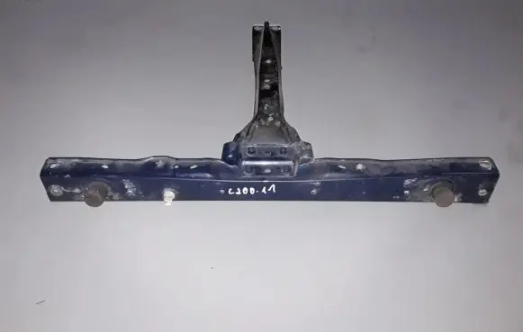 Mitsubishi L200 Headlight/headlamp mounting bracket 5256B811