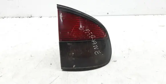 Renault Safrane Rear/tail lights 7700808304