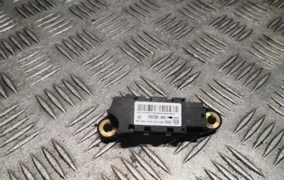 Mercedes-Benz C W203 Airbag deployment crash/impact sensor 0018209126 A0018209126