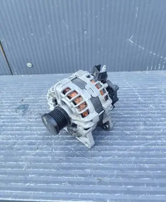 Dacia Sandero III Generator/alternator 231002175R