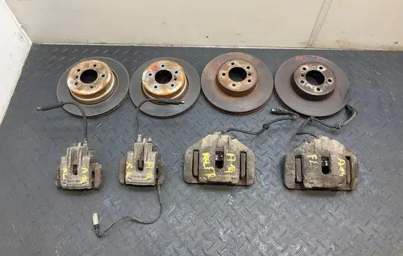 BMW 5 E60 E61 Brake discs and calipers set 