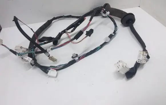 Toyota Avensis T270 Front door wiring loom 8215105730H