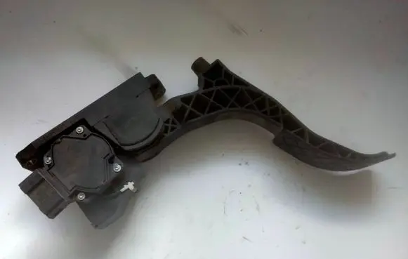 Volkswagen Golf IV Accelerator throttle pedal 1J1721503K 0281002342 082117062Y