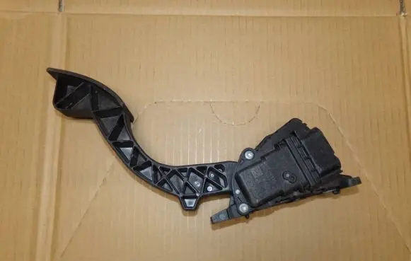 Volvo V50 Accelerator throttle pedal 4M519F836AJ