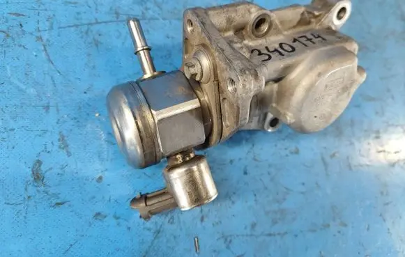 Ford Mustang VI Fuel injection high pressure pump EJ7Z9350A