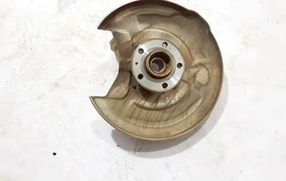 Rear wheel hub