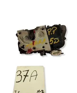 Citroen Xsara Front door lock 9136S1