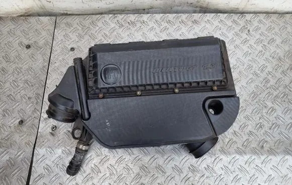 Fiat 500L Air filter box 51886332