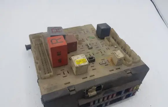 Ford Escort Fuse module 93AG14A073AA