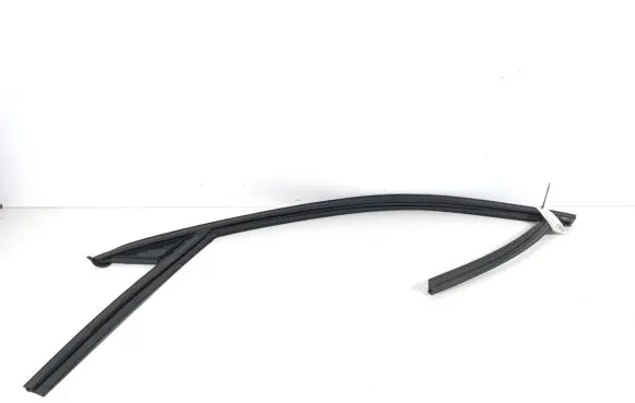 Volvo V60 Front door rubber seal 32274383