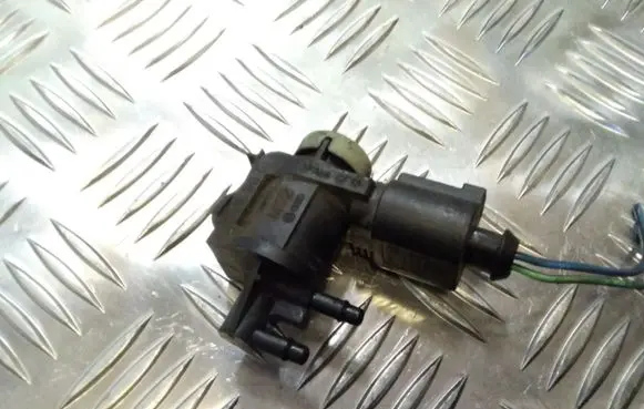 Audi A3 S3 A3 Sportback 8P Turbo solenoid valve 1J0906283C