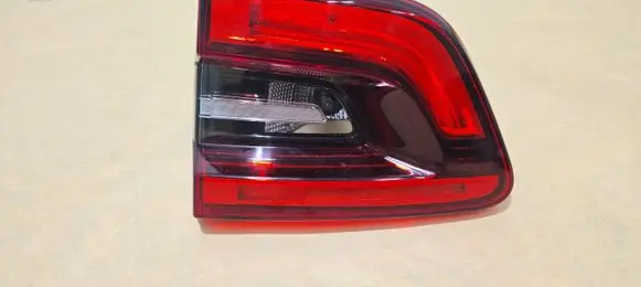 Renault Kadjar Tailgate rear/tail lights 90061333