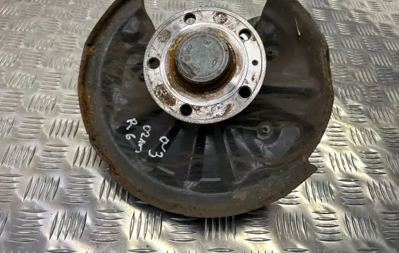Rear wheel hub spindle/knuckle