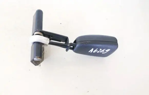 Mitsubishi Carisma Rear seatbelt buckle