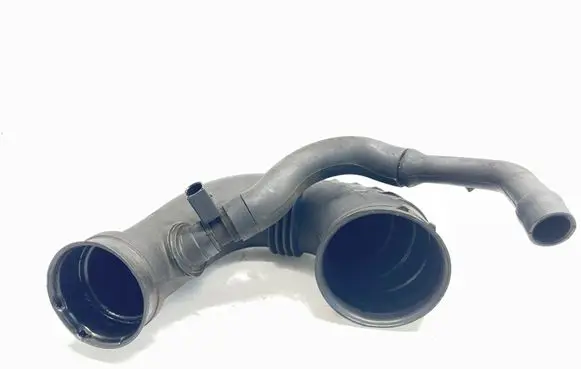 Mercedes-Benz E W211 Turbo air intake inlet pipe/hose A6480940197