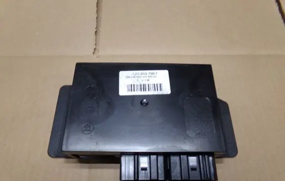 Volkswagen PASSAT B5 Comfort/convenience module 1J0959799F