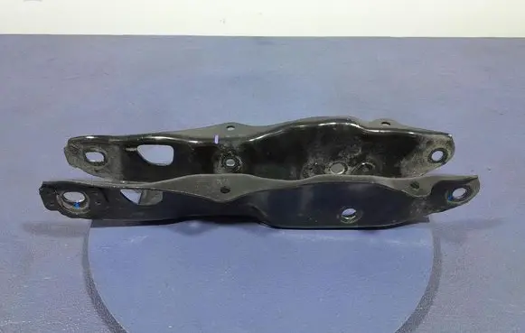BMW X6 M Rear control arm 6878031