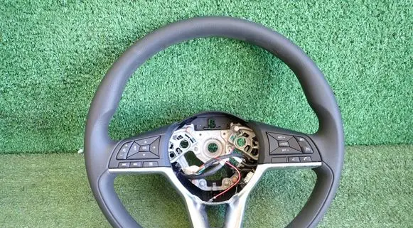 Nissan Juke II F16 Steering wheel 