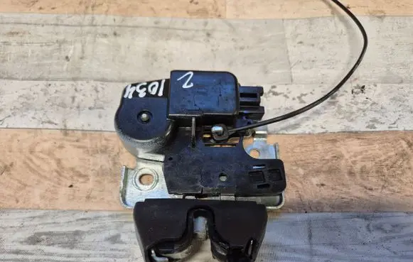 Nissan Altima Tailgate/trunk/boot lock/catch/latch