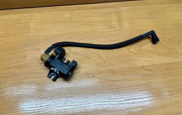 BMW 7 F01 F02 F03 F04 Turbo solenoid valve 7595375 11T059 70088714