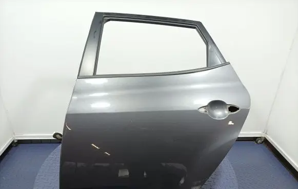 KIA Venga Rear door