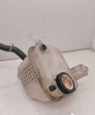 Toyota C-HR I Coolant expansion tank/reservoir 