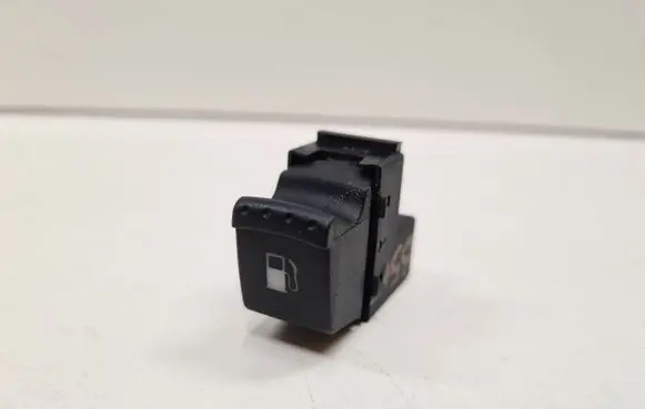 Volkswagen PASSAT B5.5 Fuel tank opening switch 1J0959833A