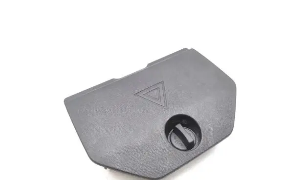 Peugeot 2008 II Tailgate/boot lid cover trim 9833099280