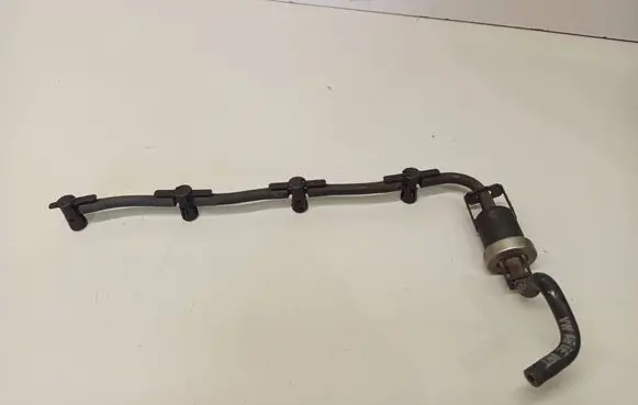 Volkswagen PASSAT B6 Fuel return line/hose 