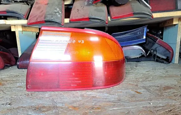 Ford Mondeo MK I Rear/tail lights 93BG13A602AA 93BG13N004AA