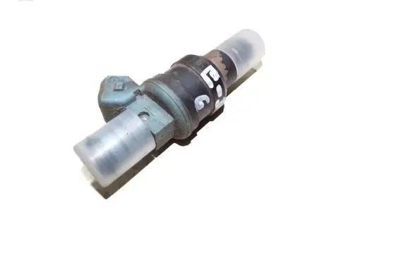 BMW 8 E31 Fuel injector 0280150715