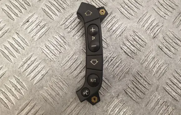 BMW 3 E46 Steering wheel buttons/switches 61316903397