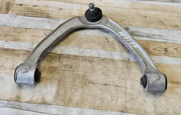 Infiniti Q50 Front lower control arm/wishbone
