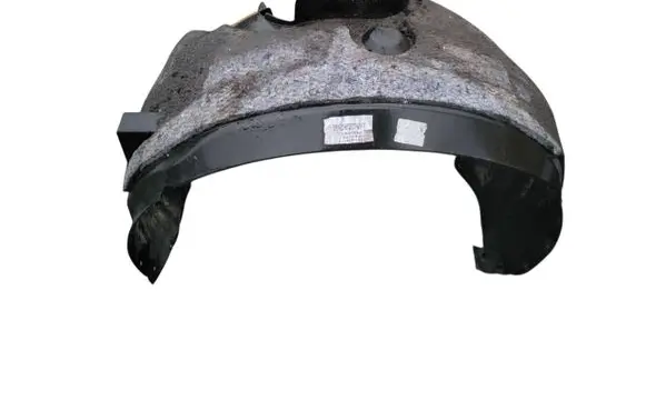 Front wheel arch liner splash guards